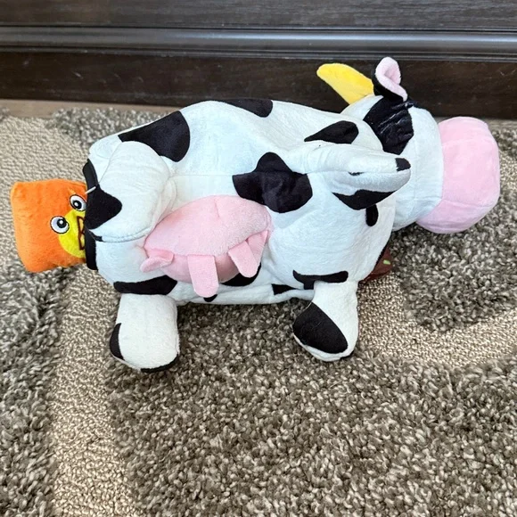 NEW. Joyhound Classroom Hide ‘N Peak Burrow Dog toy Cow plush Squeaker. - Picture 8 of 11